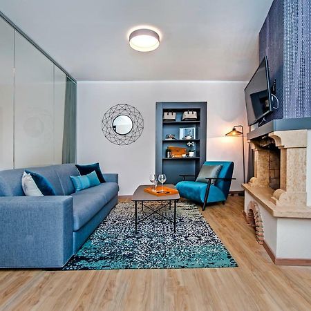 Harmony In Blue Apartment Ровин Екстериор снимка