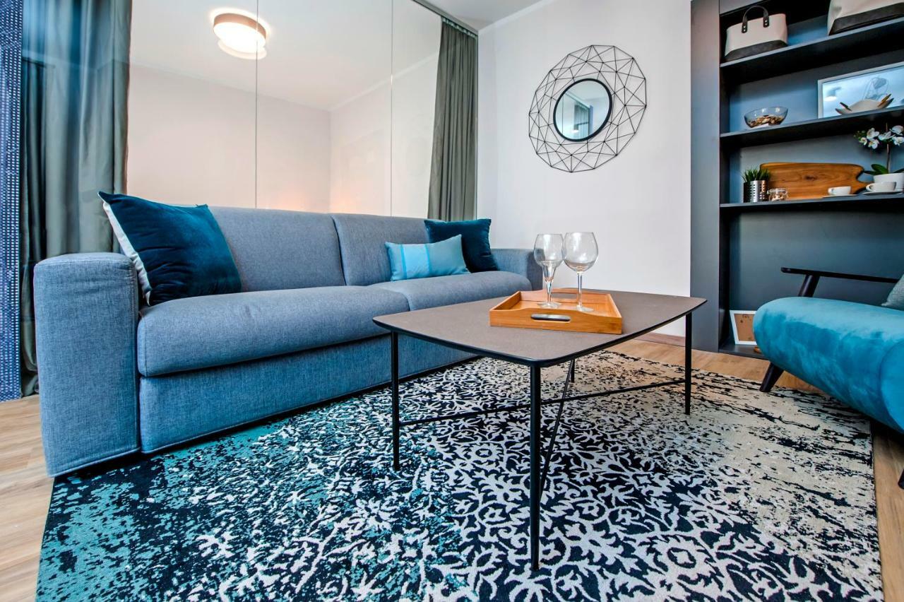 Harmony In Blue Apartment Ровин Екстериор снимка